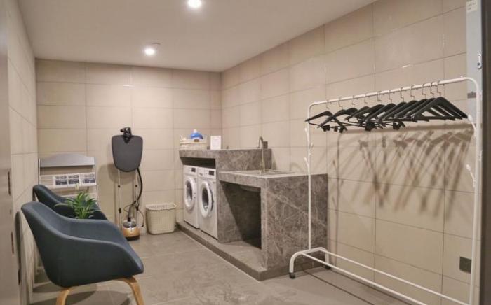 Home Inn Style Yangzhou Jiangdu High-speed Railway East Station Golden Eagle Plaza