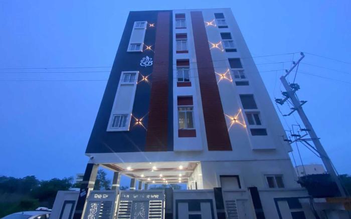 Townhouse Sartha Convention Centre Formerly GMR Serenity Suits