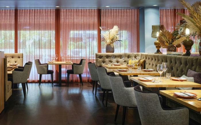 Roomers Frankfurt Central, Autograph Collection