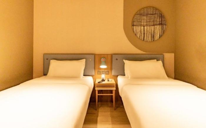 Home Inn Neo Yantai Erma Road Binhai Plaza Seaside Bathing Beach