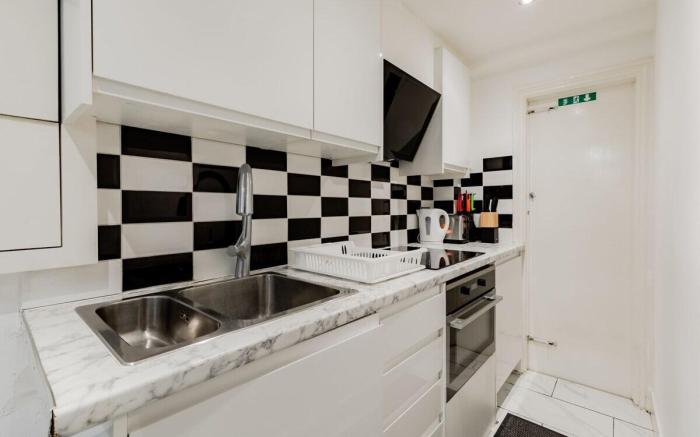 Charming 1BR Escape in the Heart of the City