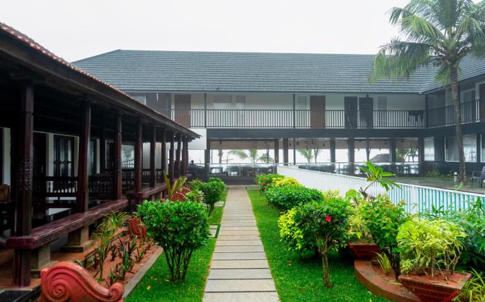 West Bay Palm TreeHeritage Beach Resort