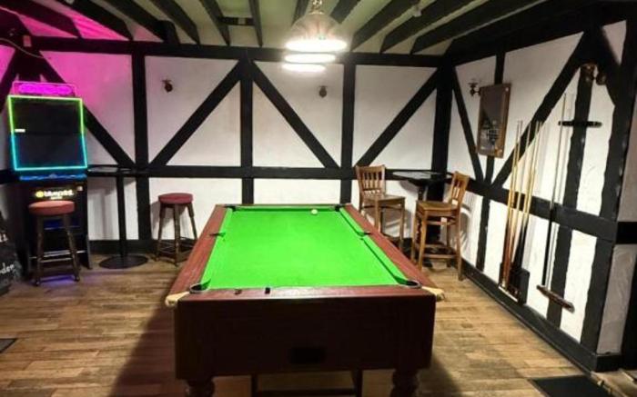 OYO The Watermans Arms Hersham