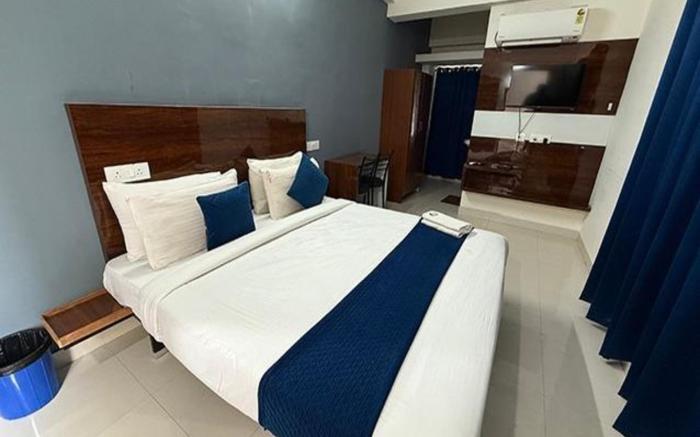 FabHotel Rio Hitech City