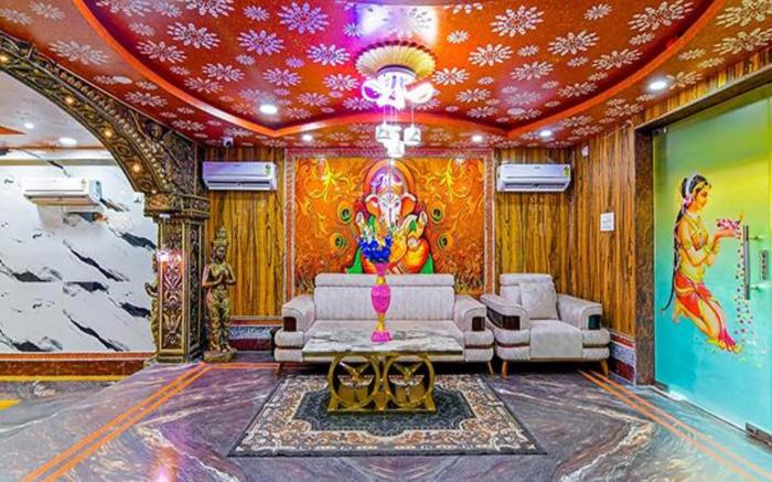 FabHotel Rahi Crown