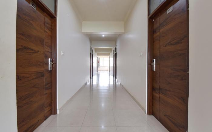 FabHotel Shiv Palace