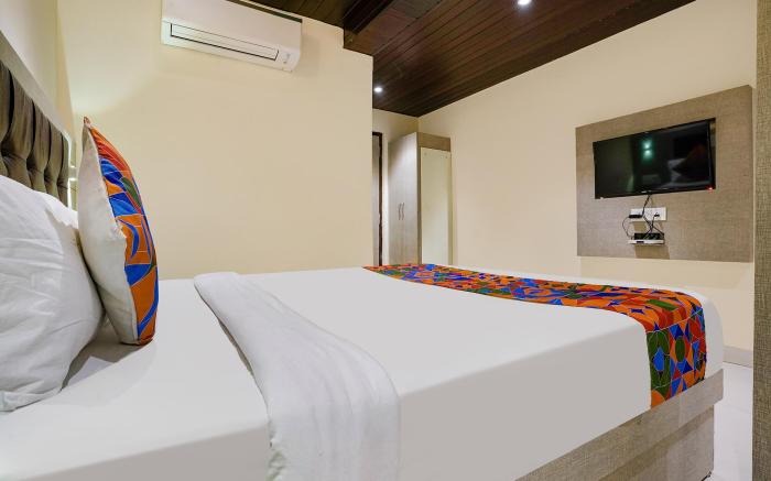 FabHotel New Prince Palace