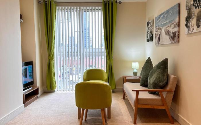 Two-bed Luxury Apartment B12LS by LiveComfortably