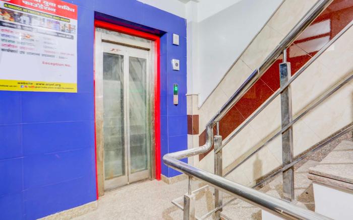 Collection O Johri Enclave Metro Station Second Home