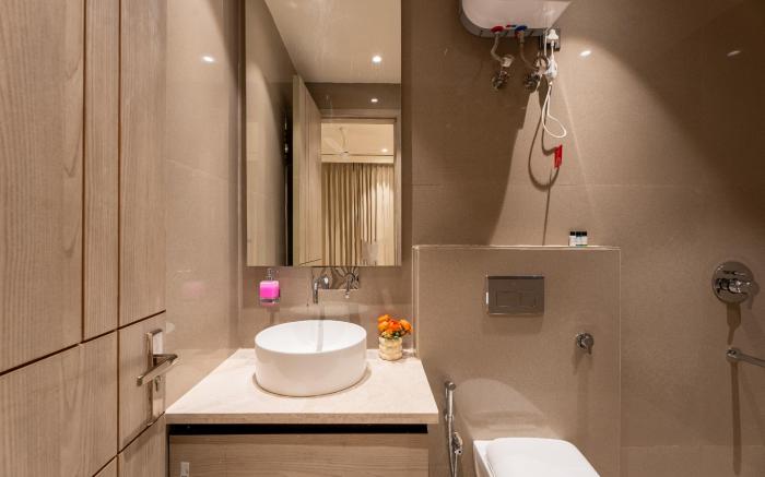 The Lodgers 2 BHK Apartment Near Artemis Hospital