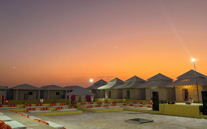 Best Desert Camp In Jaisalmer Red Velvet 