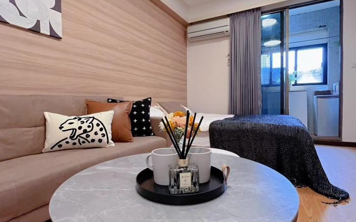 Wooden Cabin 2 | Near Ximen Metro 810 [僅限國外旅客入住]