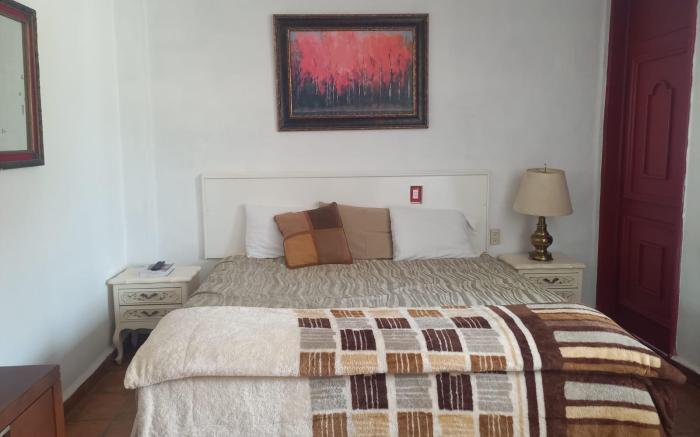 SOLACHE INN