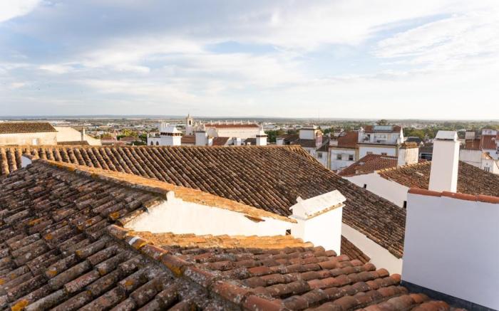 Elegant retreat in Évora