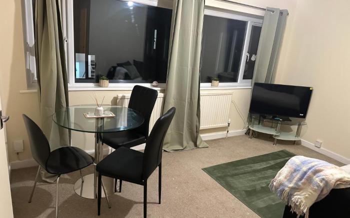 Legacys Guesthouse close to Heaten park