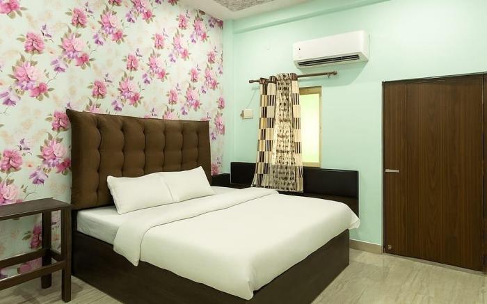 HOTEL SHIVAYY MAJESTIC 3kmfromkashivishwanathtempl
