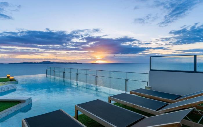 Breath Taking Sea View - Luxury Living