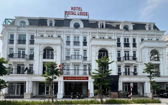 Phòng đôi 2 giường tại khách sạn Royal Louis HN 