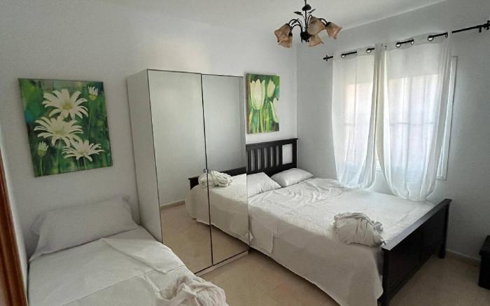 Villa Famara, rural house in Malaga, pool and beach