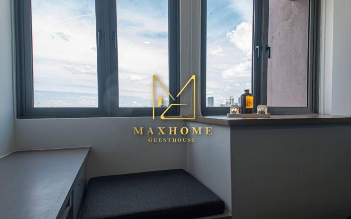 Sky Pool Studio@Riveria KL Sentral S2