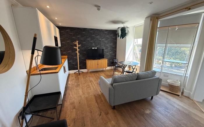 Suite 5 Green Park