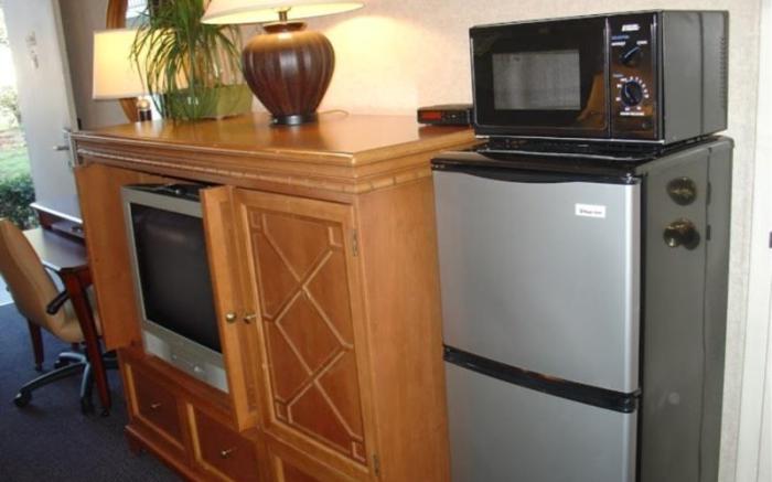 Homeplace Inn and Suites