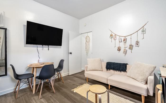 Prime Columbus Circle 1BR: Steps from Central Park