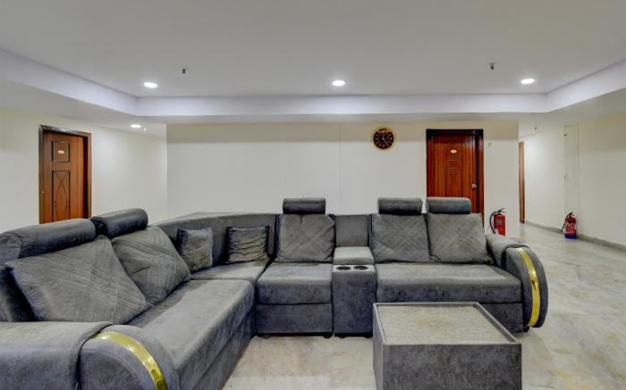 SPOT ON Surya Luxury Rooms