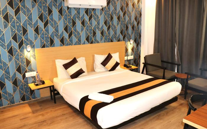Tipsyy Inn Suites 003