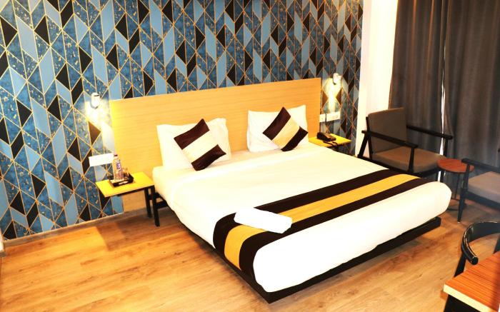 Tipsyy Inn Suites 003