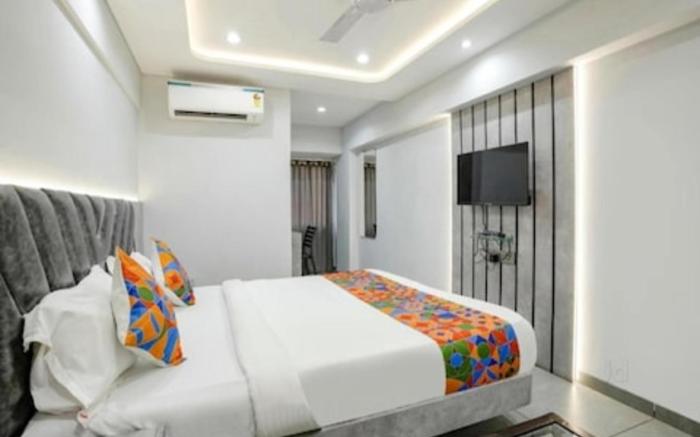 Hotel Aahan Vashi 3.6 km from Railway Station