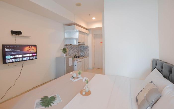 Neutral Studio Room Grand Kamala Lagoon ByTravelio