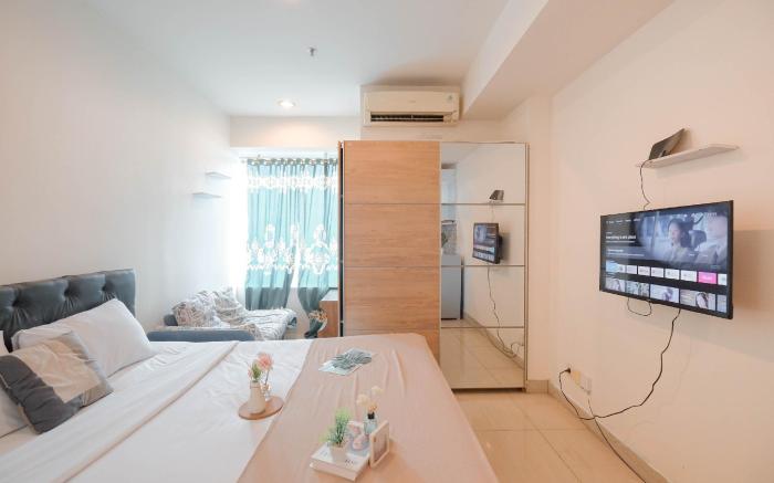Neutral Studio Room Grand Kamala Lagoon ByTravelio