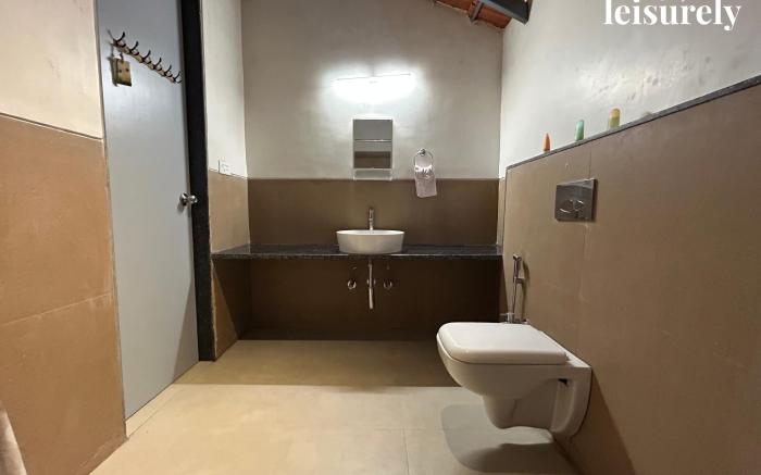 StayLeisurely The Flint House 3BHK, Murbad