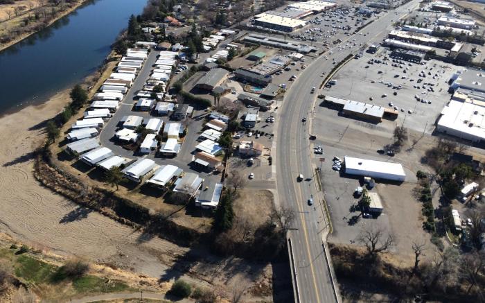 The River Inn & Suites