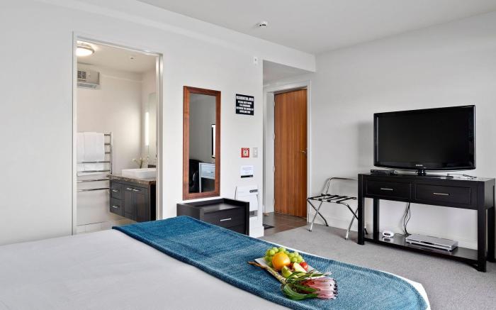 Alpine Lakeside Studio