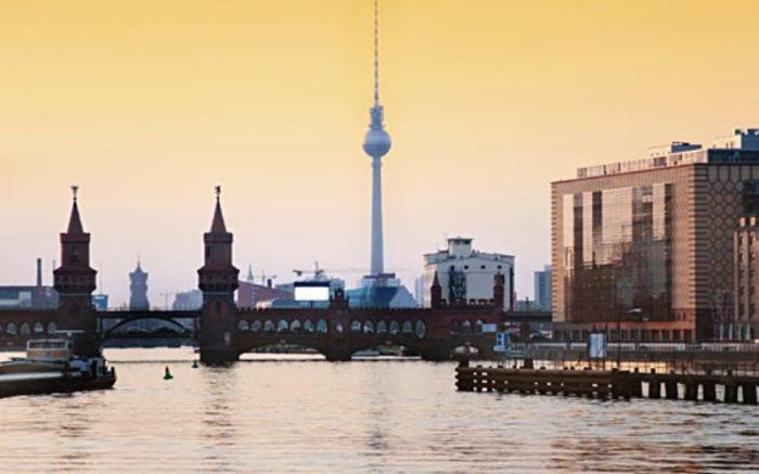 Roomers Berlin Steinplatz, Autograph Collection
