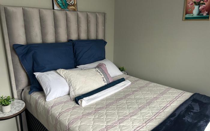 One Bedroom in the Capital City 