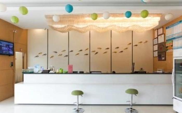 GreenTree Inn Jiangsu Wuxi Huishan High-Speed Rail Qianzhou Chongwen Road Business Hotel