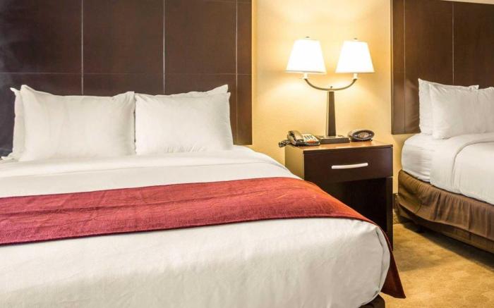Comfort Suites Huntersville near Lake Norman