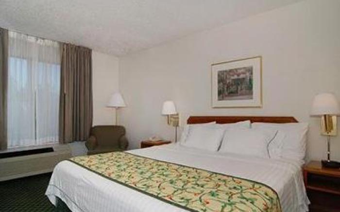 Studios & Suites 4 Less Charlotte