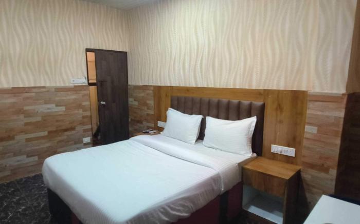 Hotel O Yash Lodging