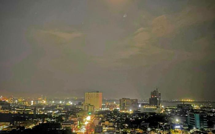 City & Sea View Condo with Balcony Near Ayala