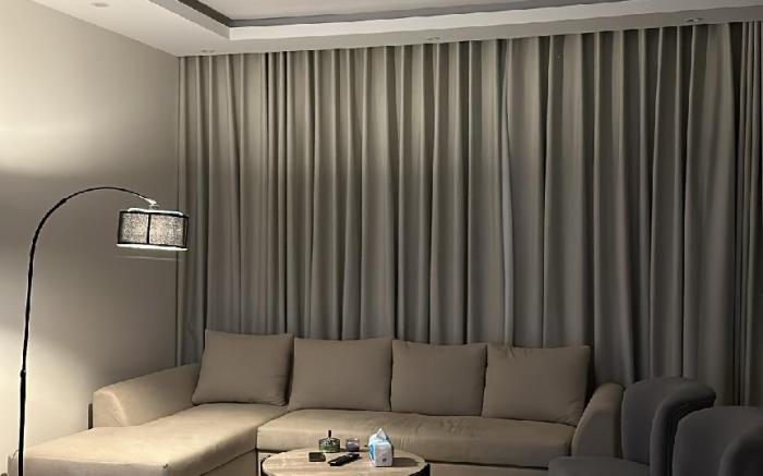 غرفه نوم وصاله مطله على البحر