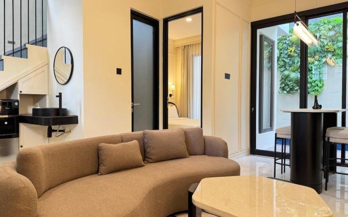 New Stylish 3BR Villa with pool in Batu