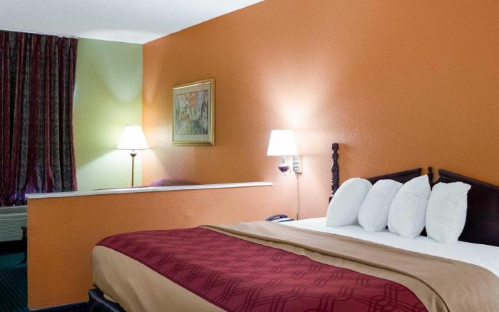 Econo Lodge Canton I-55