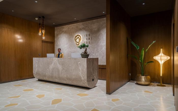 080 Transit Hotel, T2