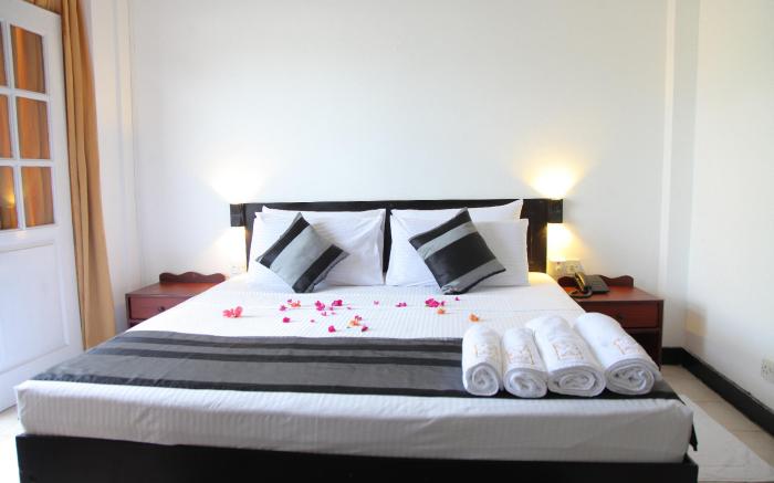 Nathaliya Transit Hotel