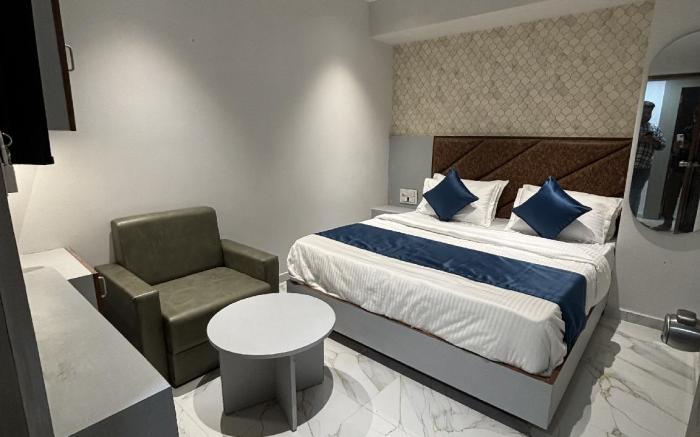 Hotel Pravish Sky - Sg Highway Ahmedabad 