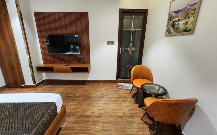 The Aura Hotel & Banquet